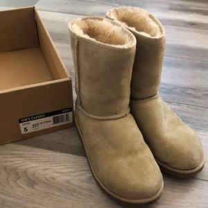 Sand Ugg’s kids 5 women’s 7.5/8